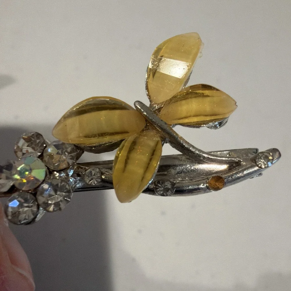 VTG 2 Hair Clips Women's Rhinestone Flower Butterfly Silvertone READ MORE‎